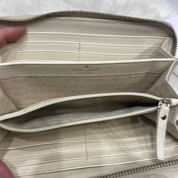 Kate Spade Wallet - Picture 10 of 10